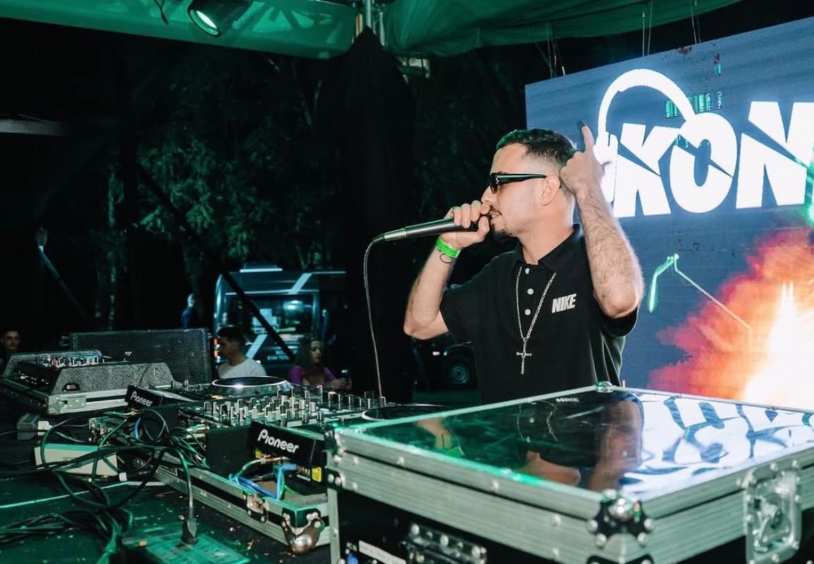 DJ Konhake em show